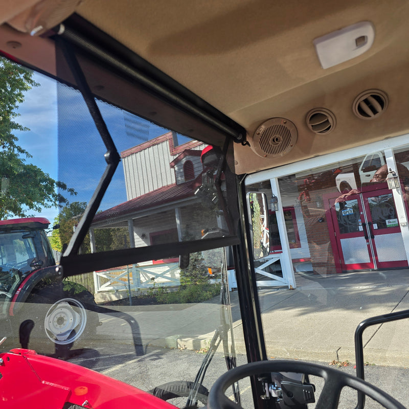 Mahindra 2126 HST CAB & Loader