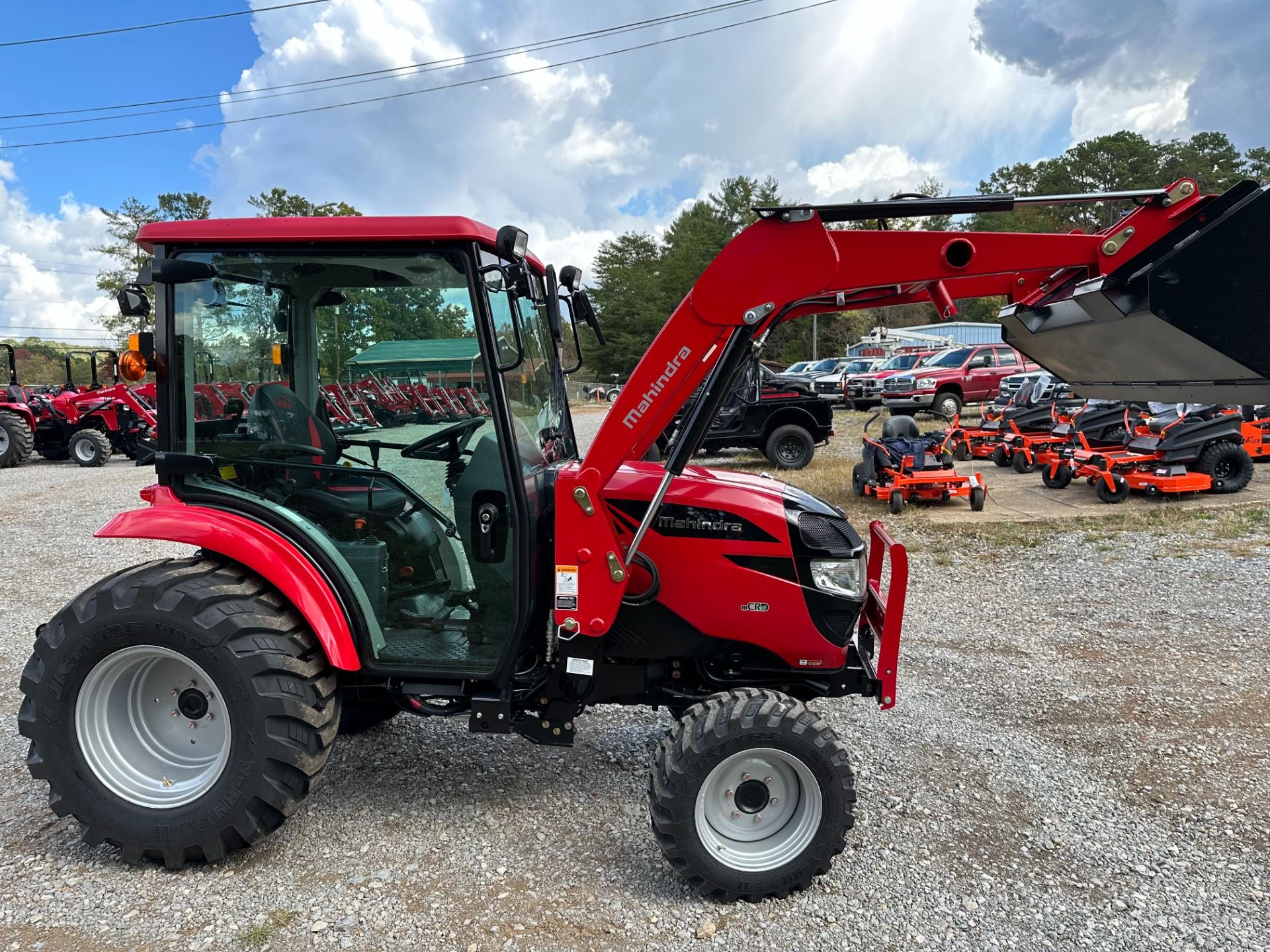 2025 Mahindra 16404FHILB