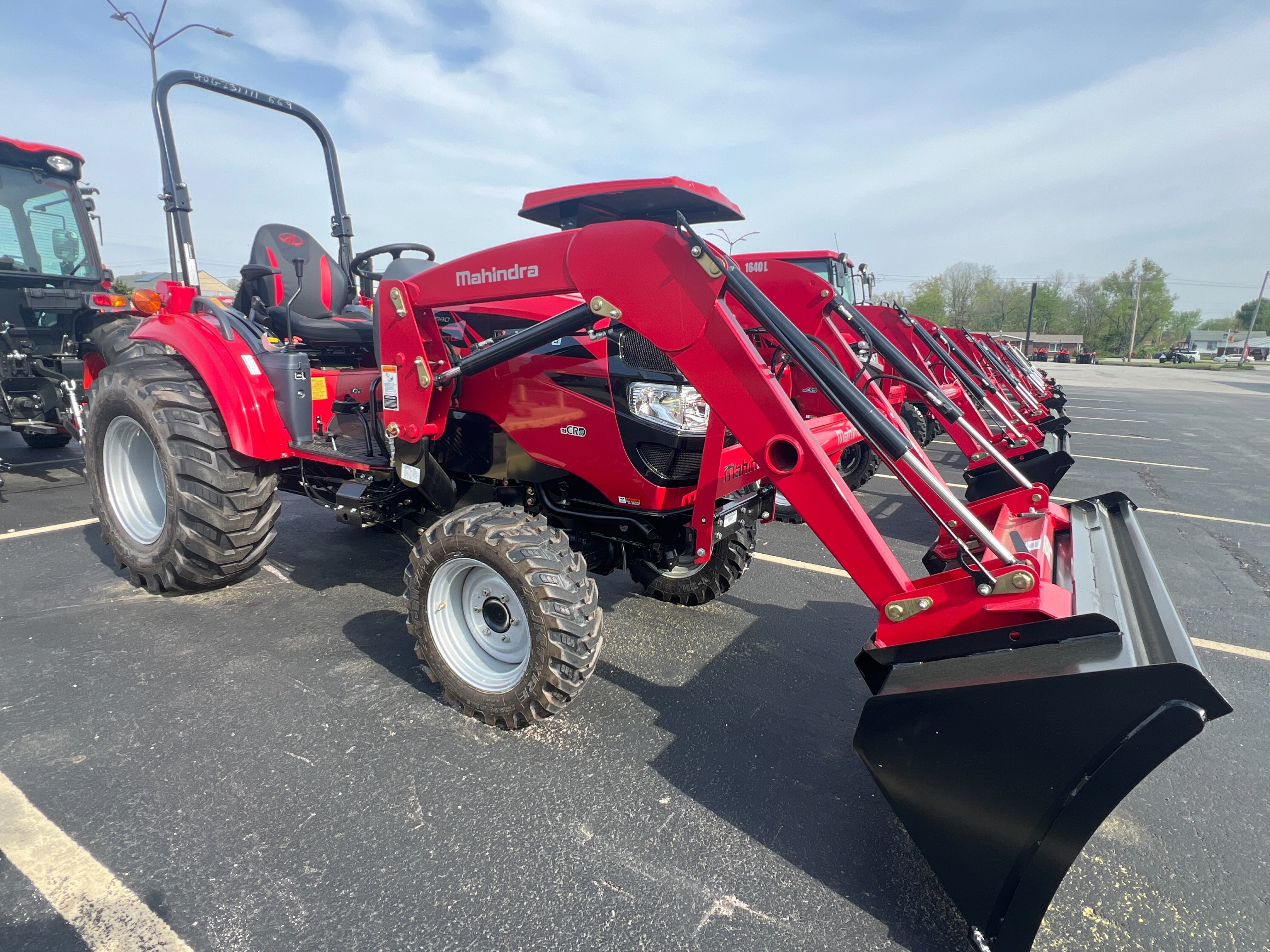 2025 MAHINDRA 16404FSIL