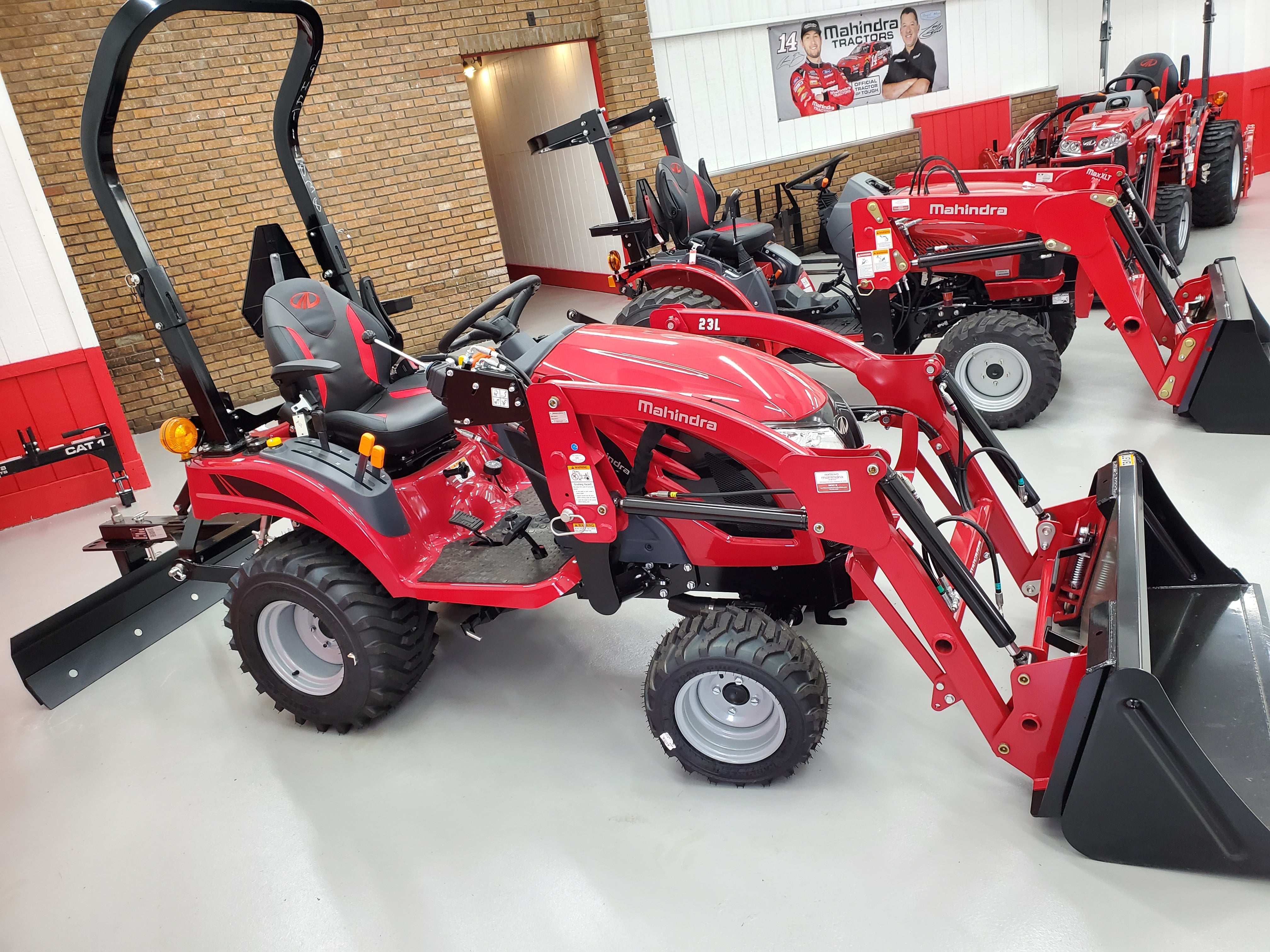 2025 Mahindra eMax 20S Tractors with Loader
