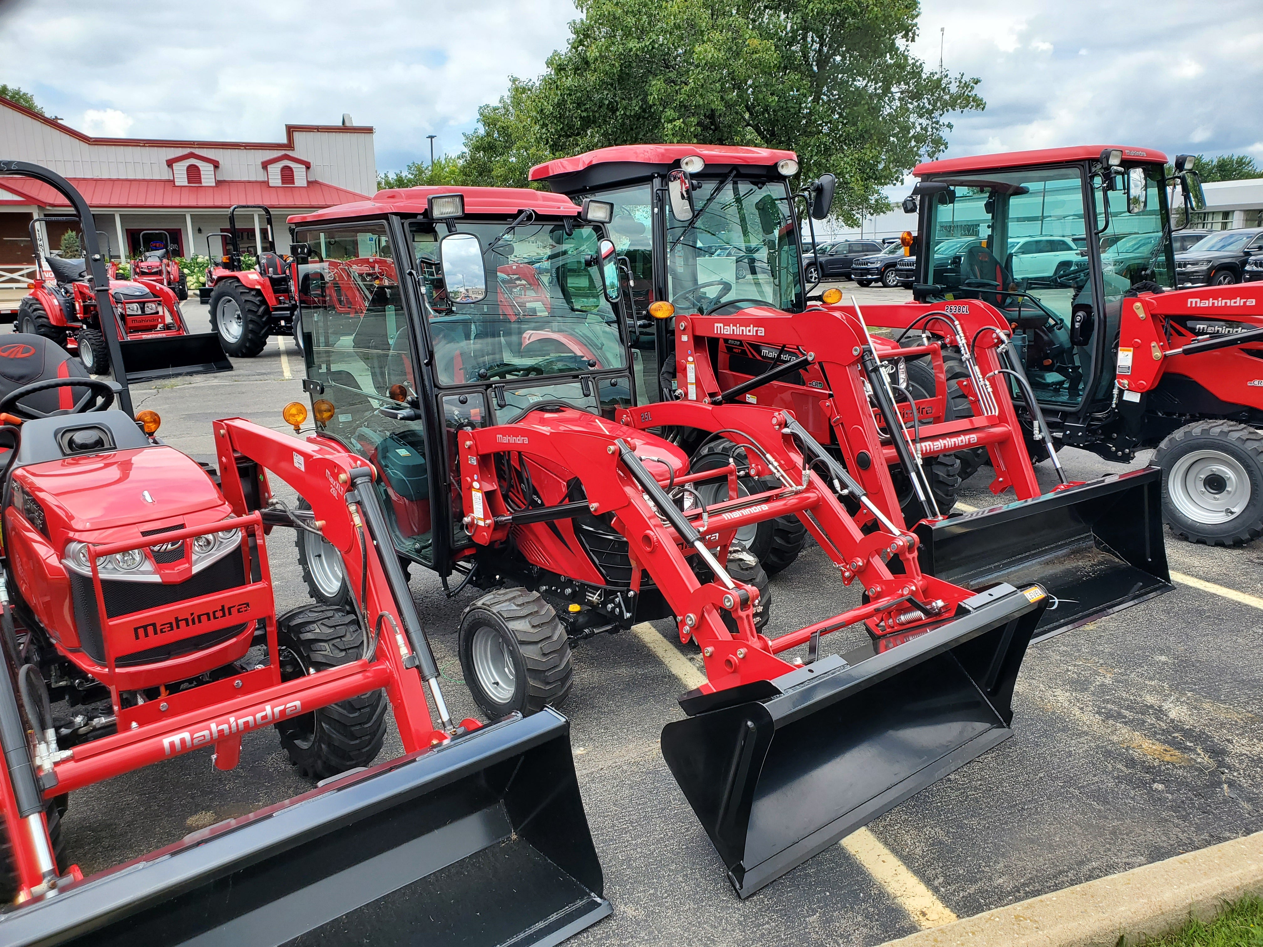 2025 Mahindra EMAX 25L HST Cab Tractor with Loader